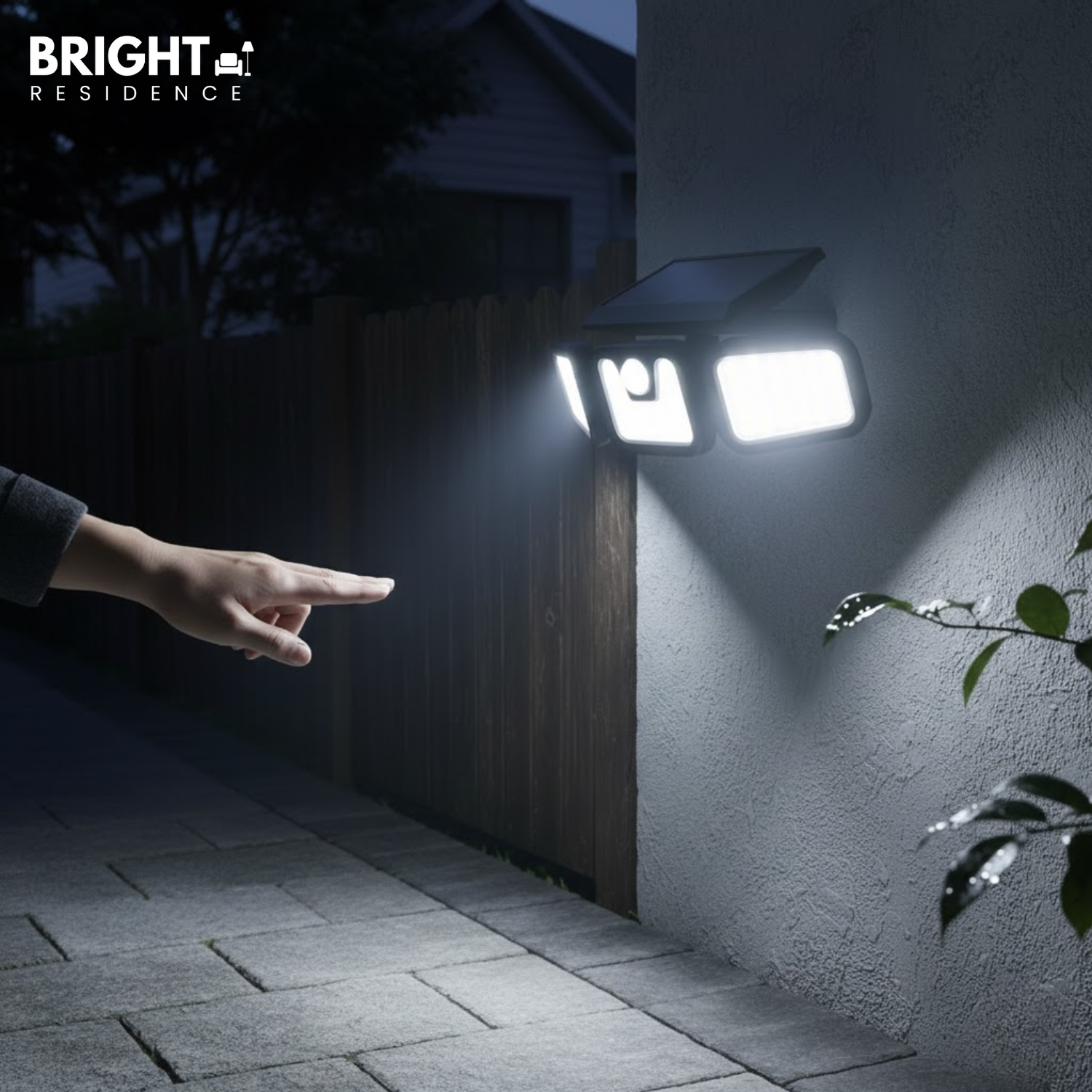 Solar Security Light | 3 Light Panels | Motion Sensor | Comet