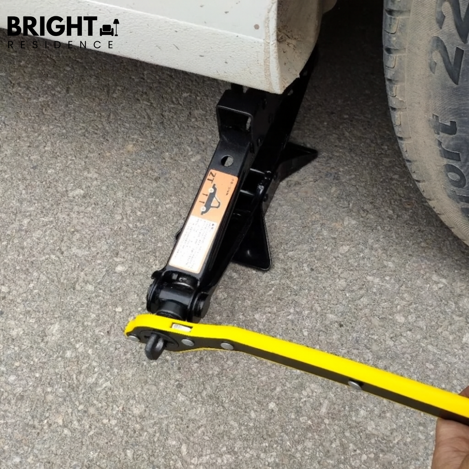 Car Jack Wrench | Lifts Vehicles Up to 4409 lbs | Ratchet Action | Atlas